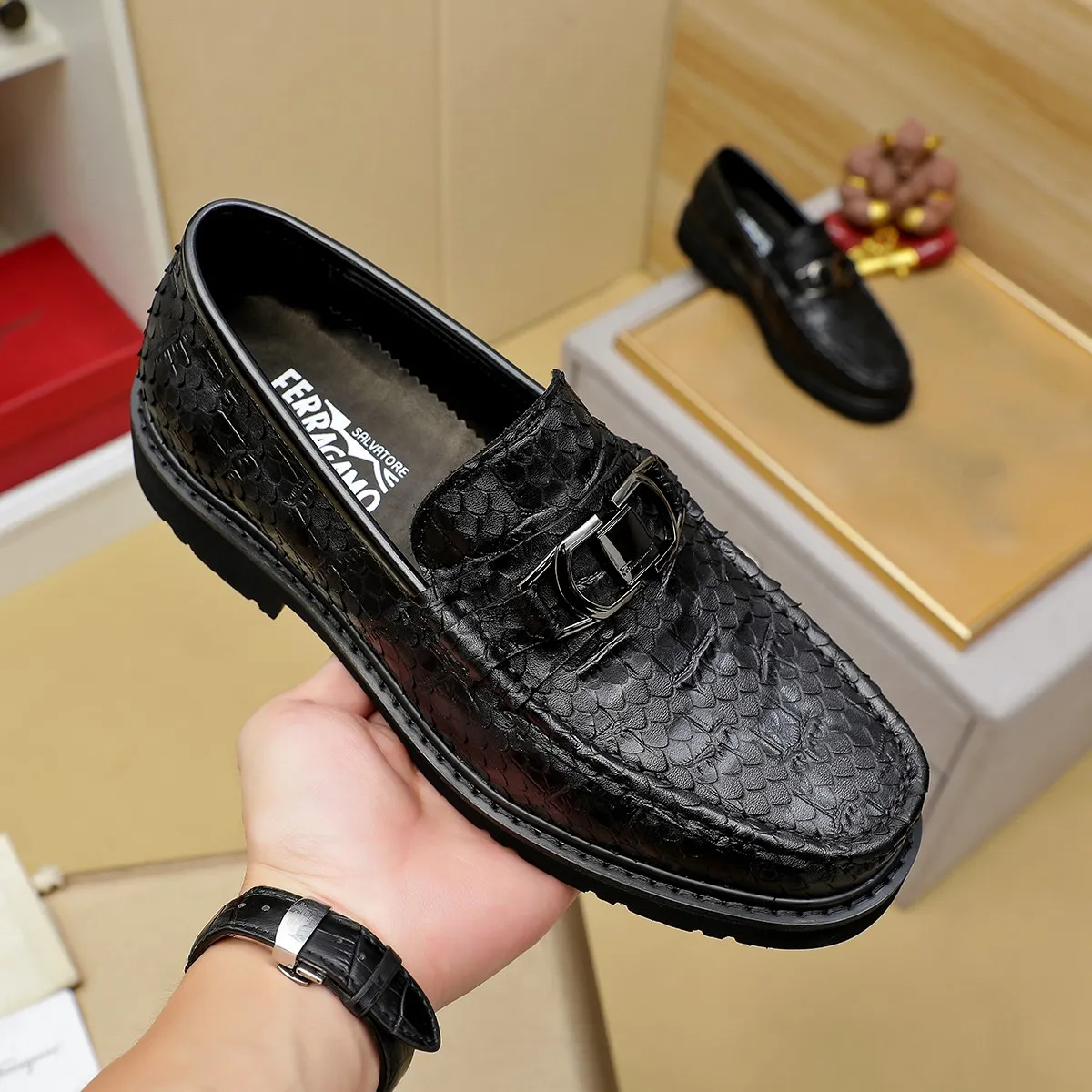 Men's shoes 💰500 Ferragamo [Ferragamo] top imported suit men's shoes 💯Original copy of the official website, product materials: selected imported embossed calfskin + luxury hardware buckle accessories ~ imported water-dyed cow 🐂 leather lining. Strong three-dimensional visual effect, original combination outsole, multiple colors available😘 Size: 38-44 (.45.46. Customized)
